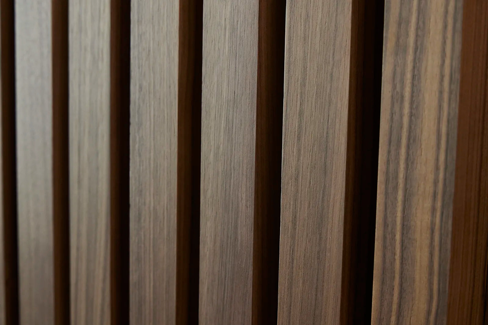 Linaire – Walnut